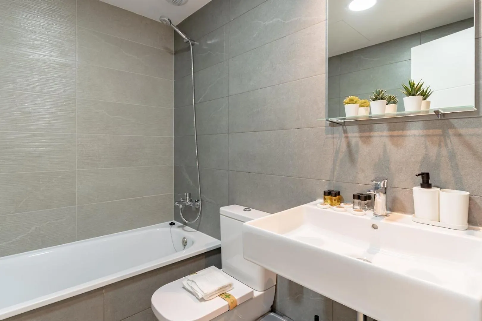 Guestready - Sunny Seaside Escape In Malaga Daire İspanya